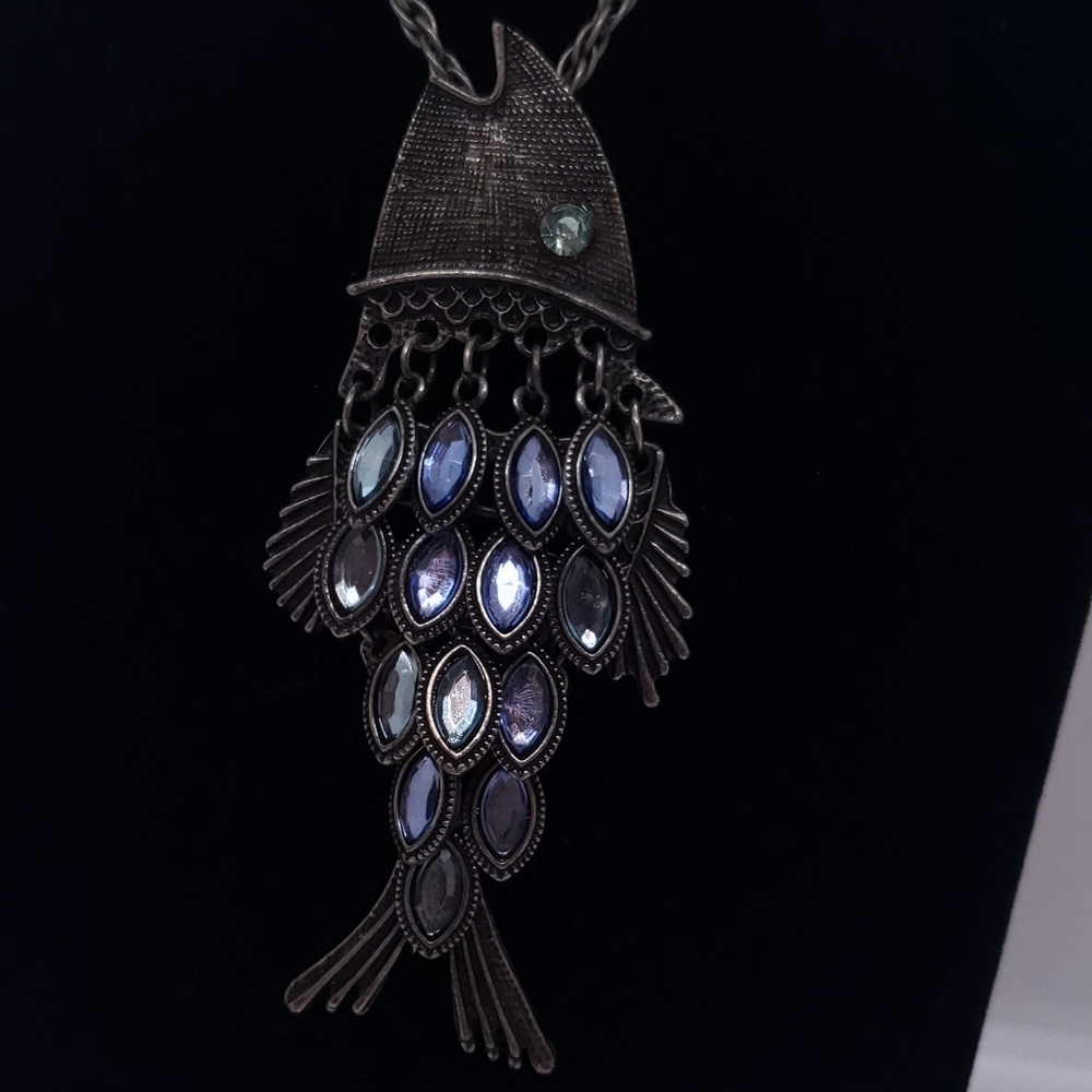 Fish Necklace - Picture 2 of 3